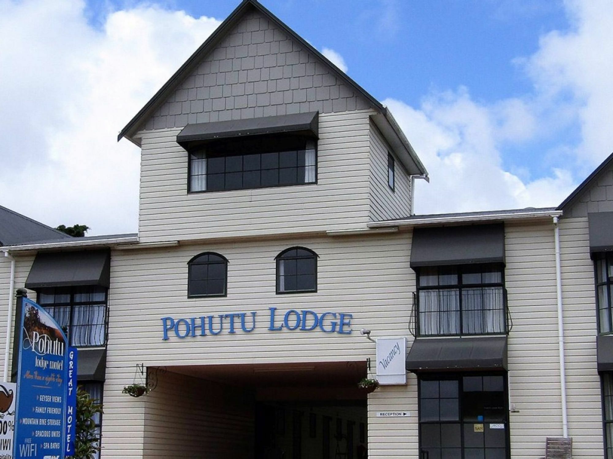 Pohutu 3*