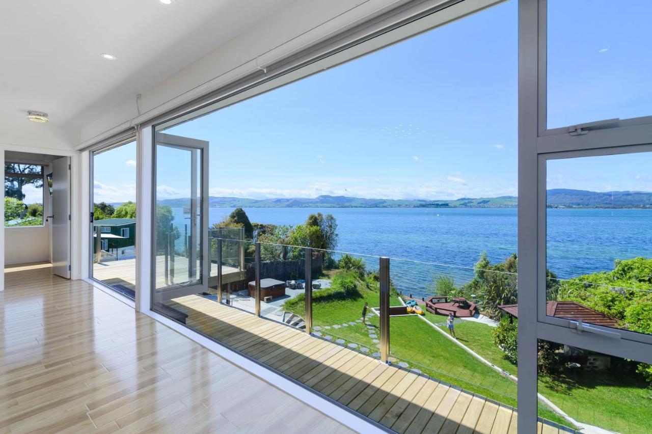 Luxury Lakeside Retreat * Rotorua