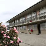 Pineland Motor Lodge