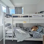 Classical Kiwi Holiday Home Near City Center