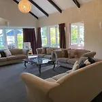 Springfield Rise Lodge - Rotorua Holiday Home