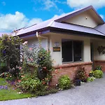 Maple House B&B