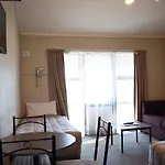 Devonwood Motel