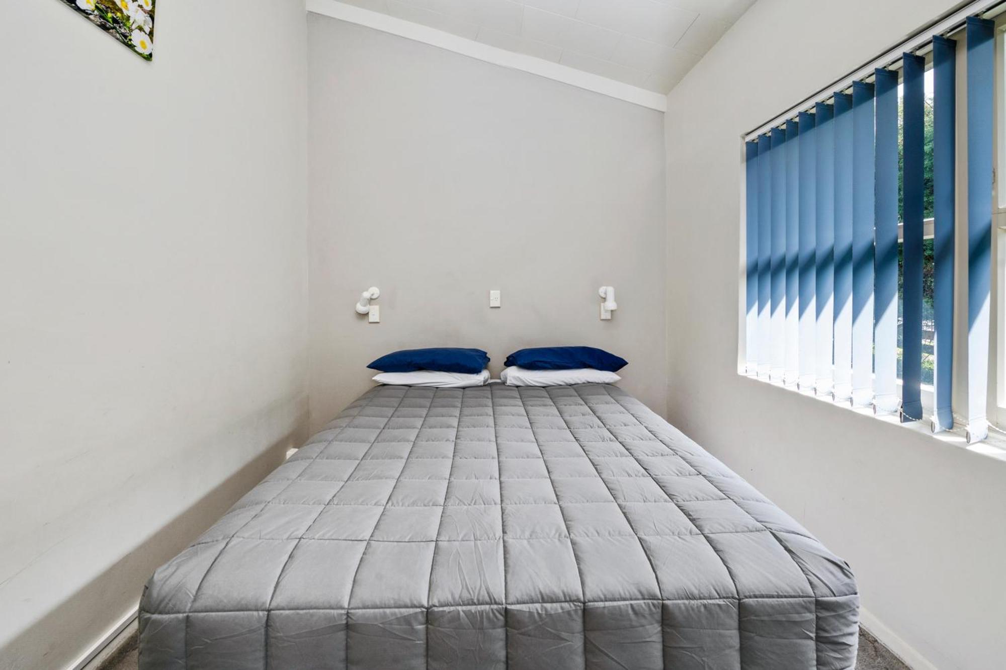 Jack & Di's Lakefront Motel 3*