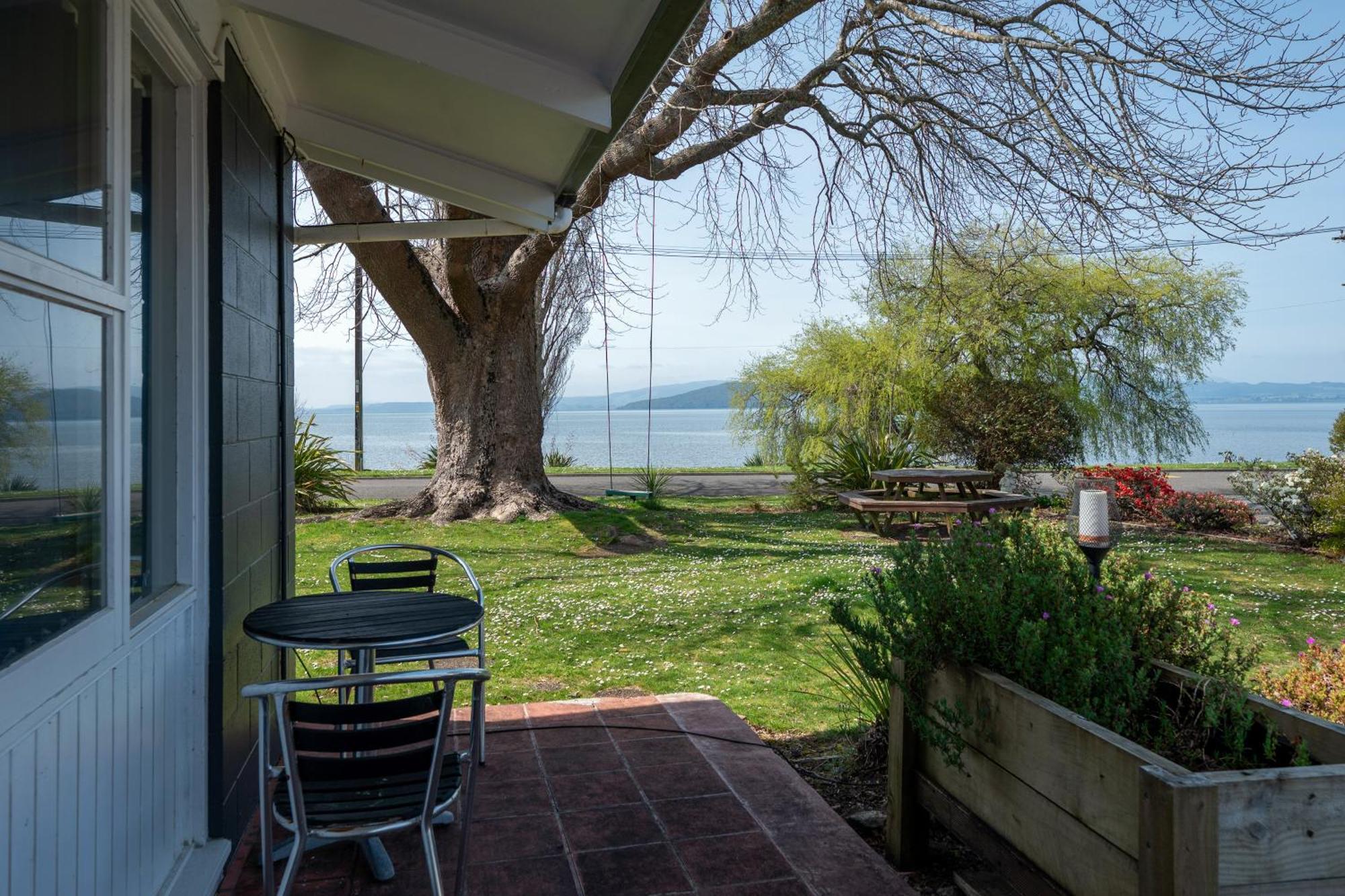 Jack & Di's Lakefront Rotorua