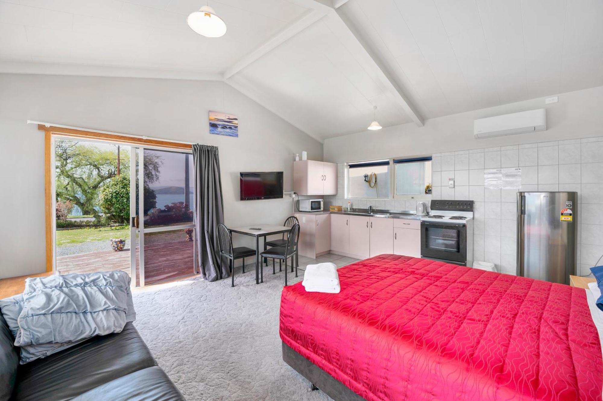 Motel Jack & Di's Lakefront Rotorua