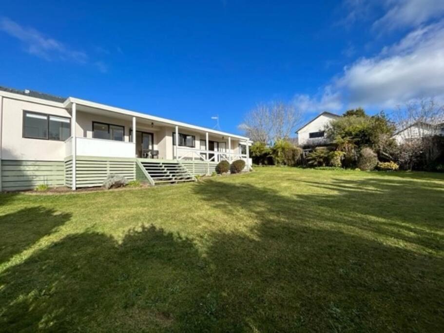 Family Perfect, Winter Getaway, Secure Yard, Parking, Mountain Bikes, Arcade Holiday home *