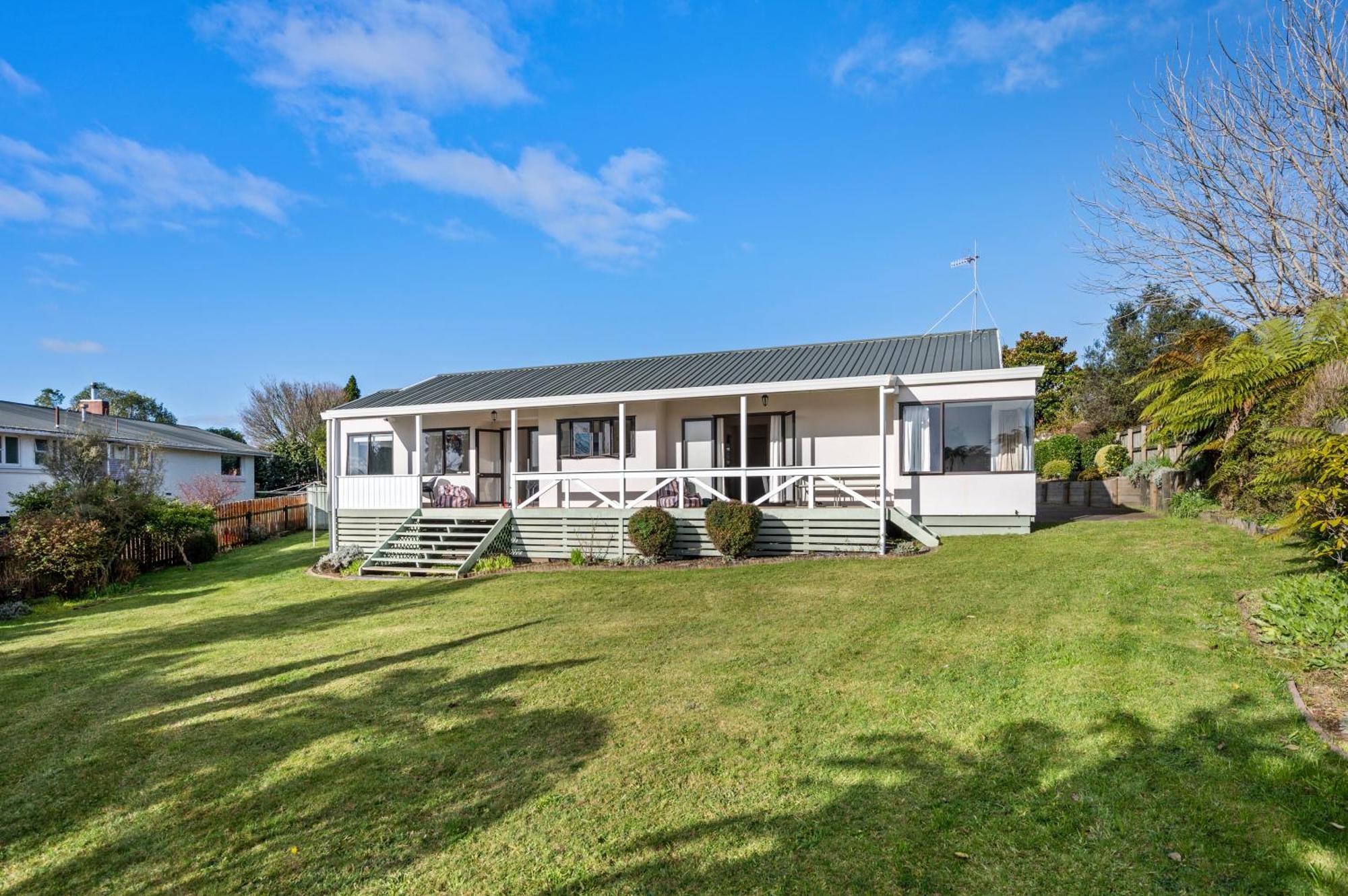 Holiday home Family Perfect, Winter Getaway, Secure Yard, Parking, Mountain Bikes, Arcade