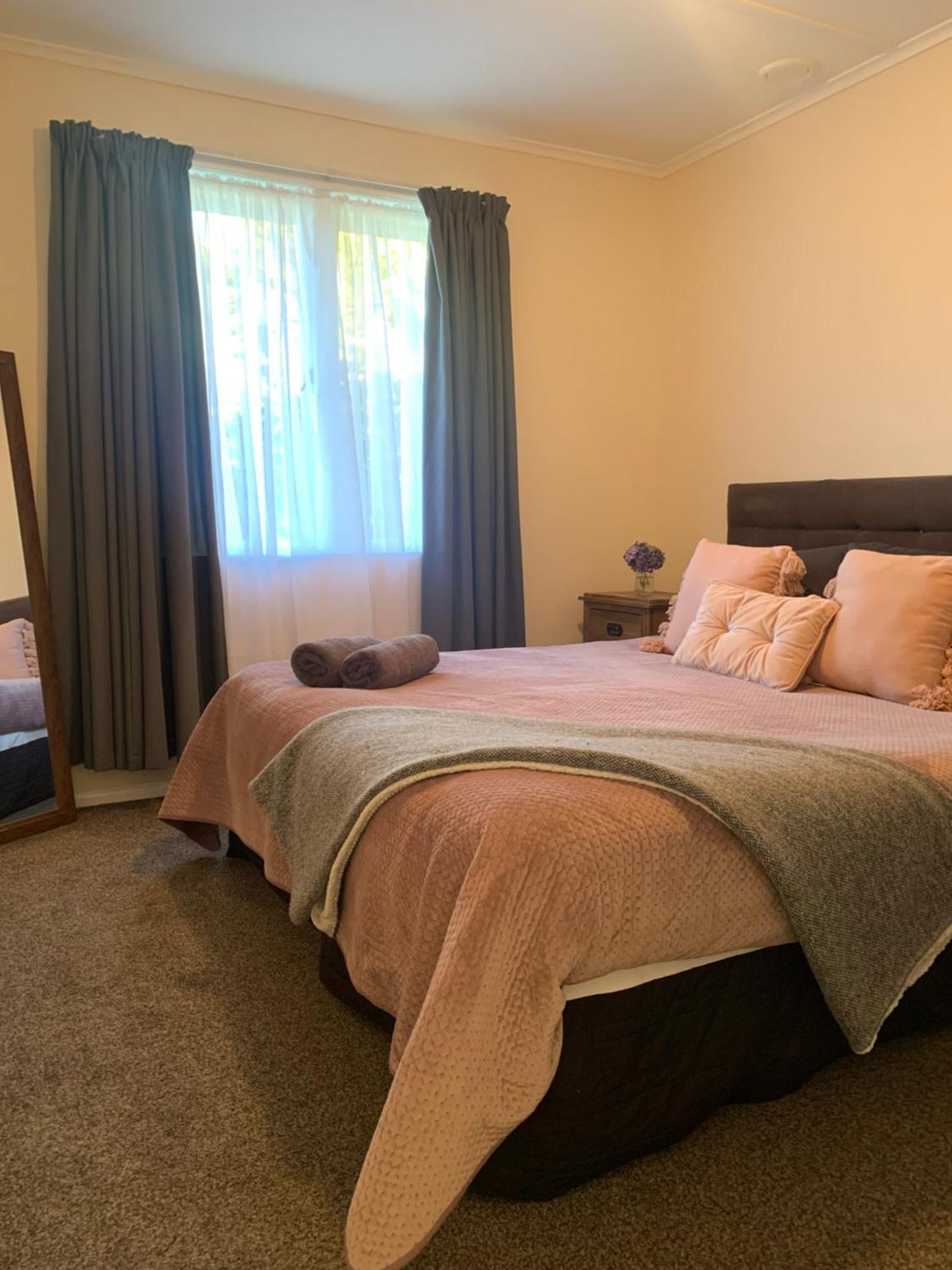 The Homestead - Cosy 3 Bedroom House Holiday home *