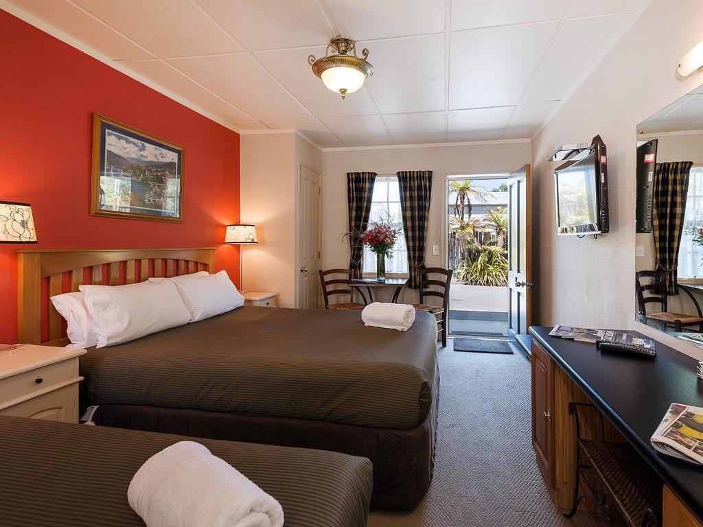 Victoria 4*