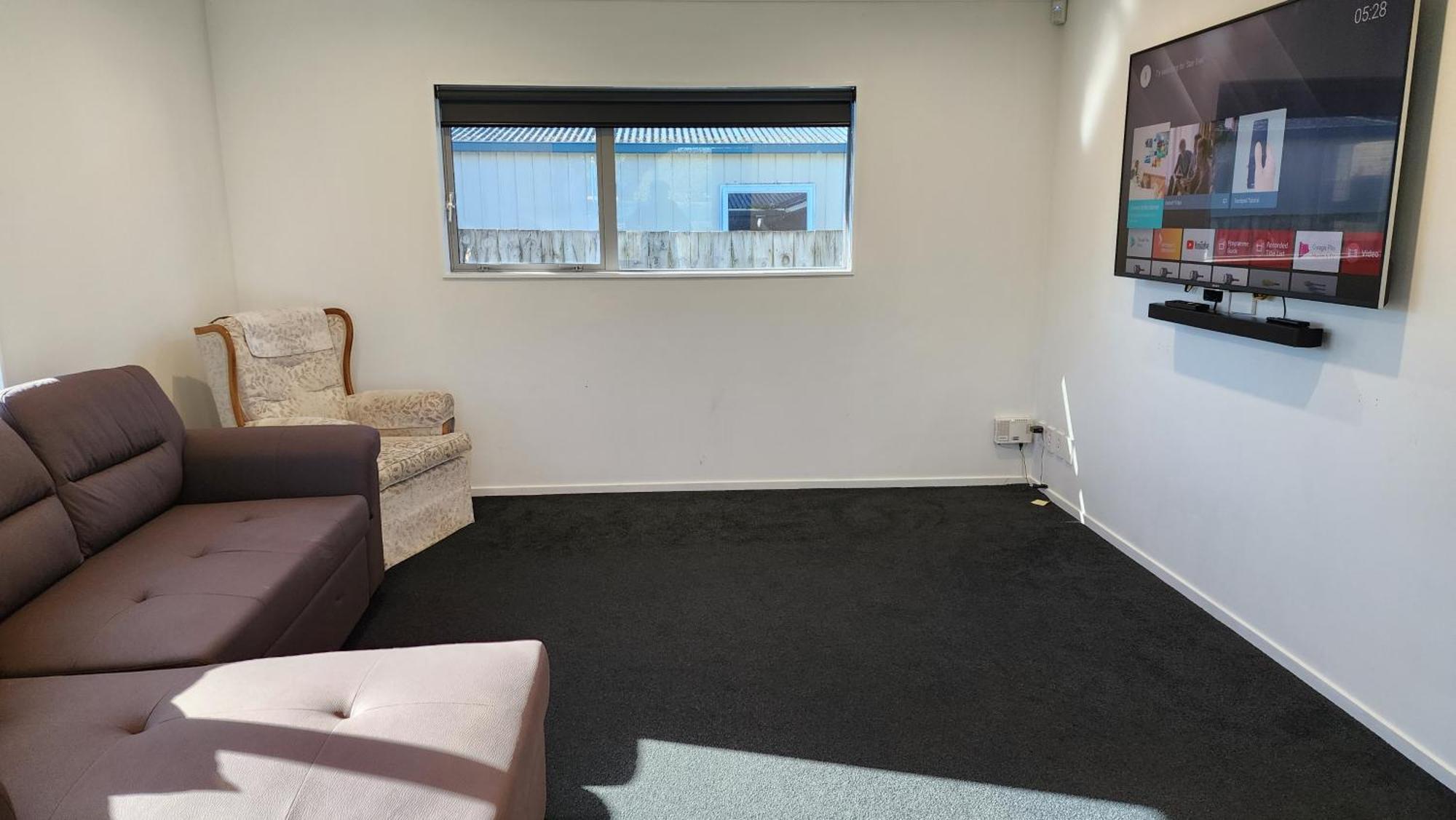 Oaktree Entire Home, Sleeps 8 To12 Holiday home *
