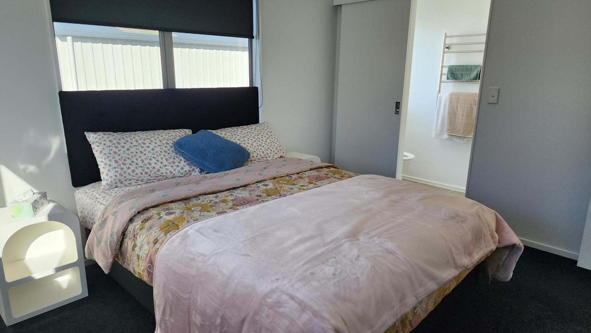 Oaktree Entire Home, Sleeps 8 To12 * Rotorua