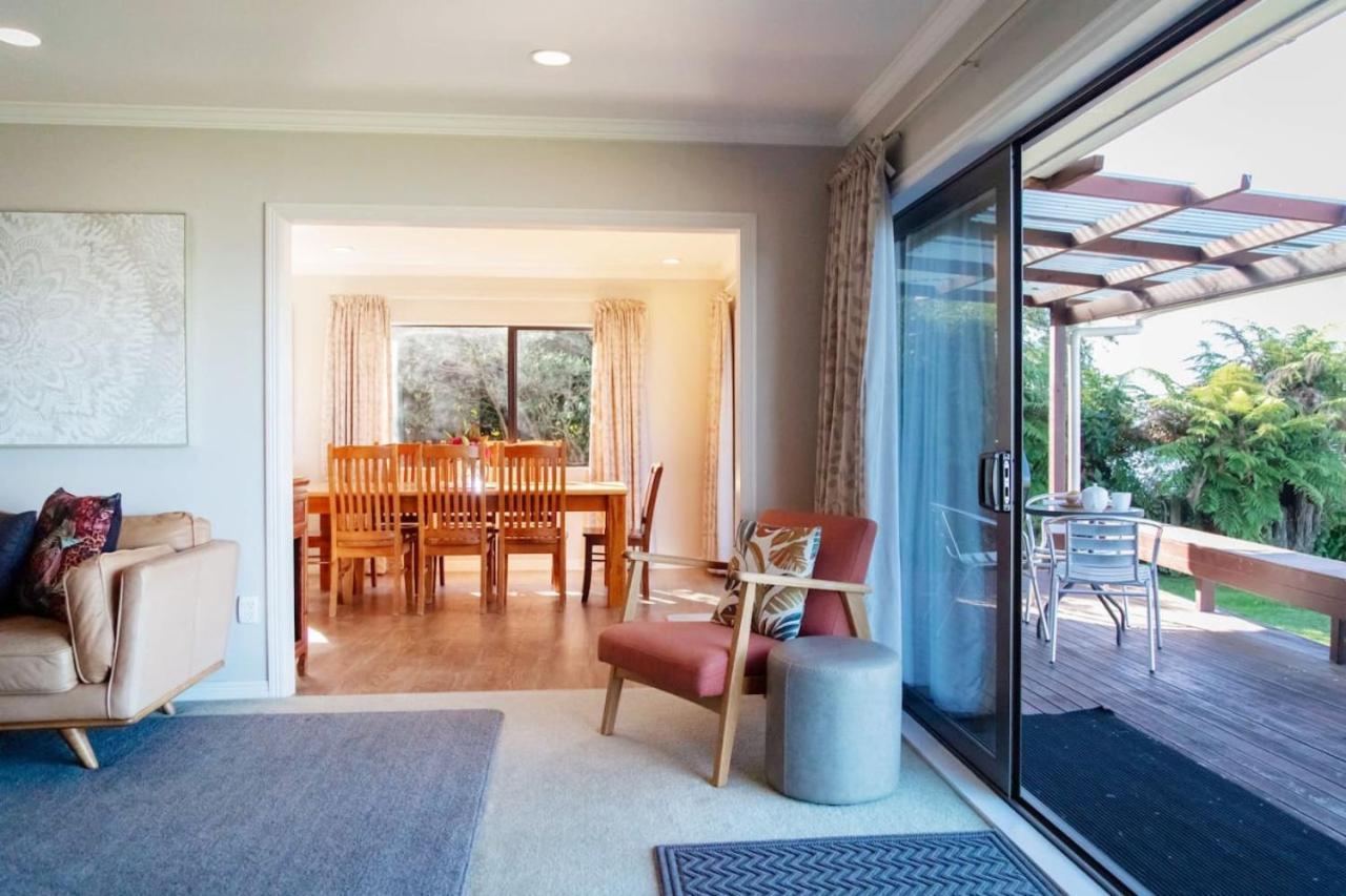 Parawai Lakehouse Sanctuary Holiday home