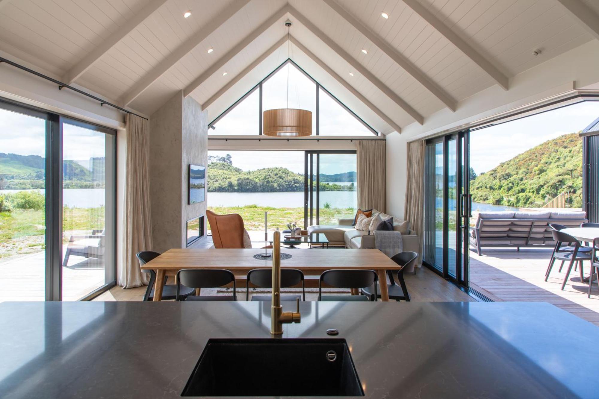 Lakefront Living - Rotoiti Holiday home Rotorua