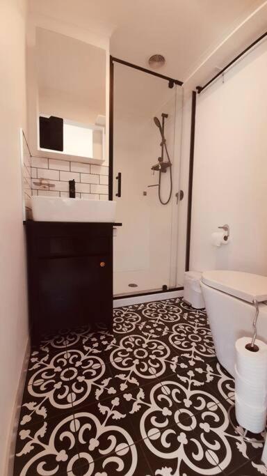 Adorable Self Contained One Bedroom Apartment