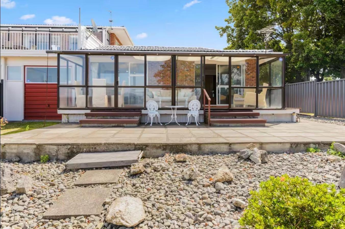 Fabulous Front House-private Access *