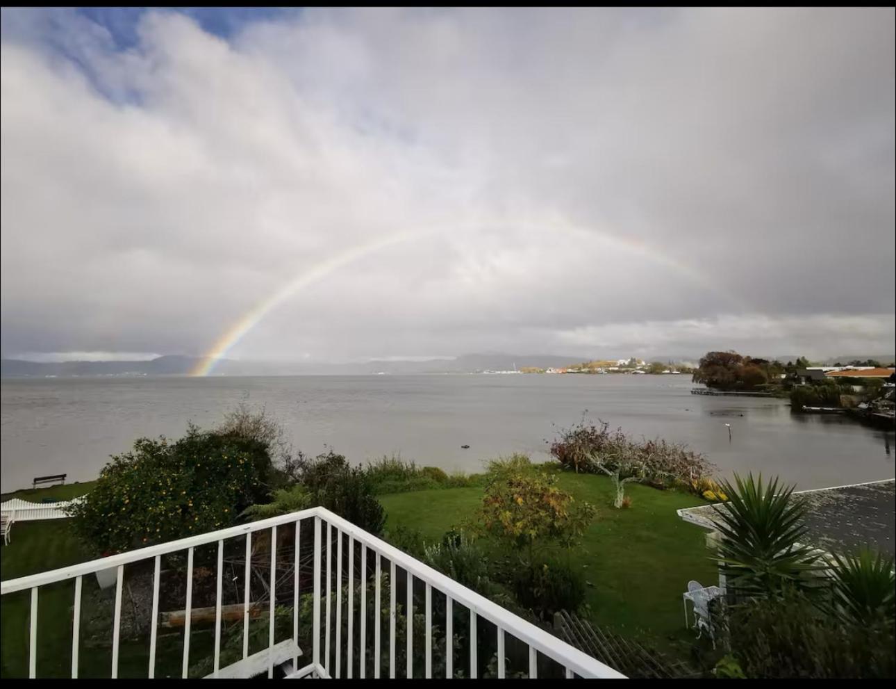 Absolutely Front House-private Access Holiday home *
