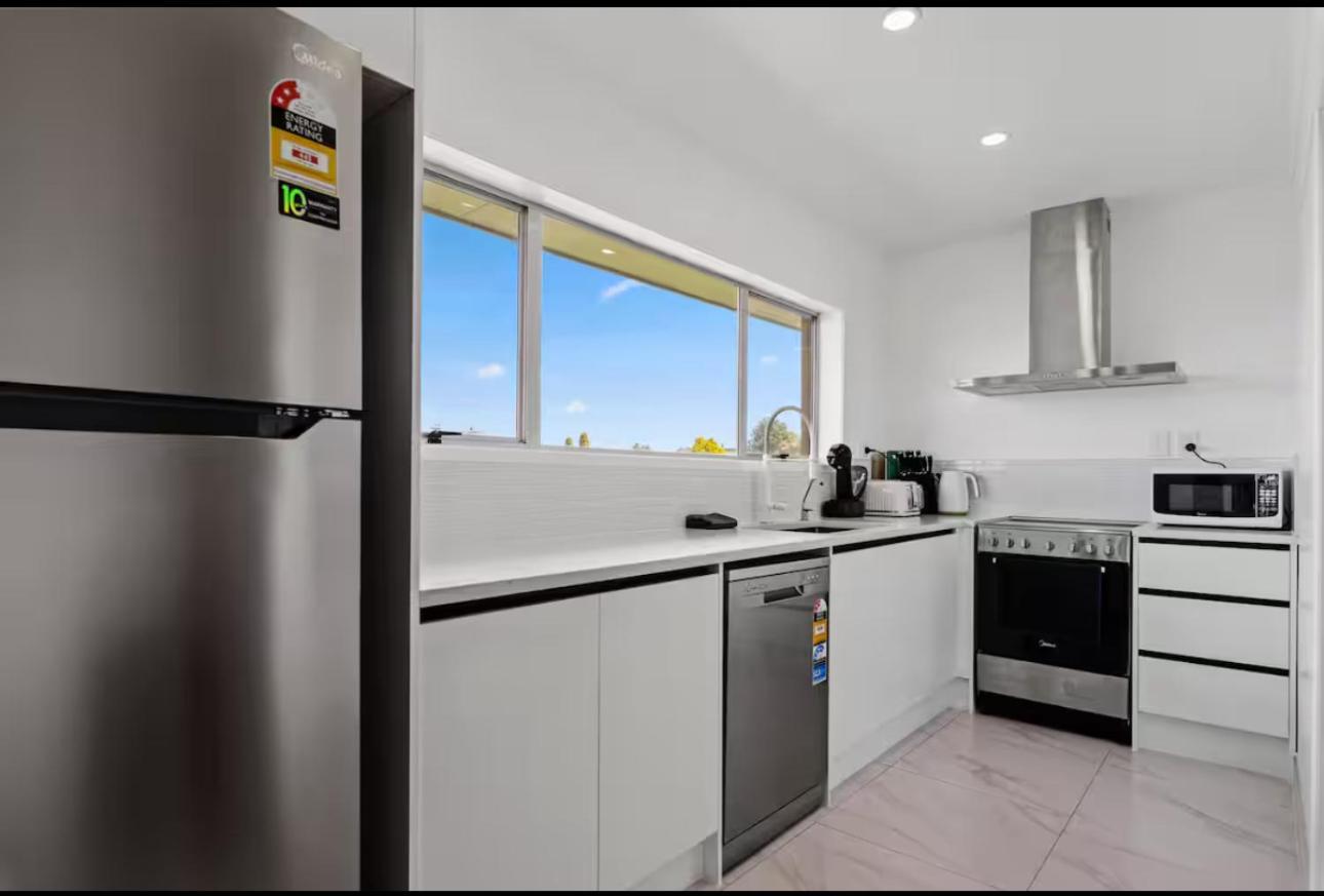 Absolutely Front House-private Access Holiday home *
