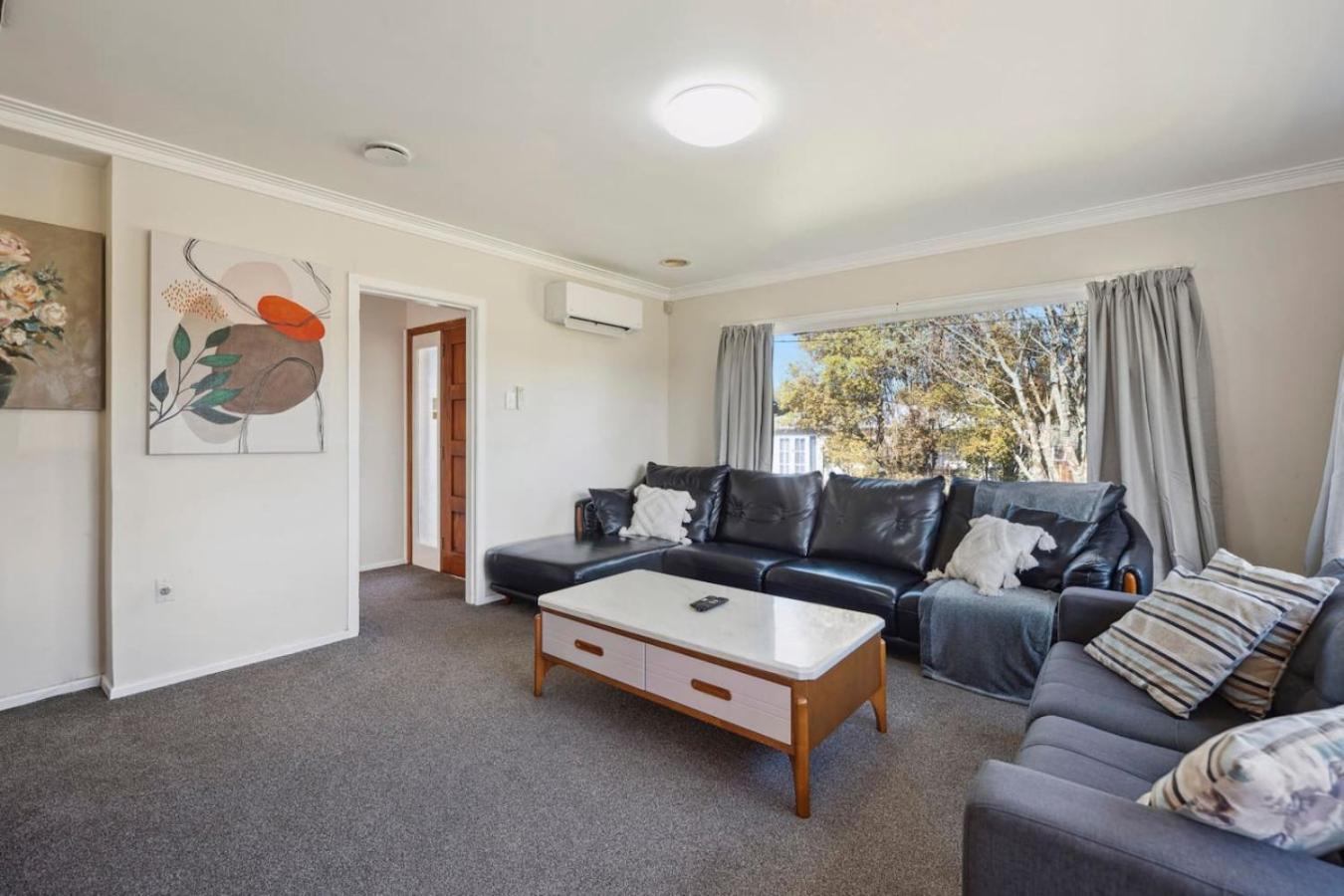 5 Huia Street House Holiday home *