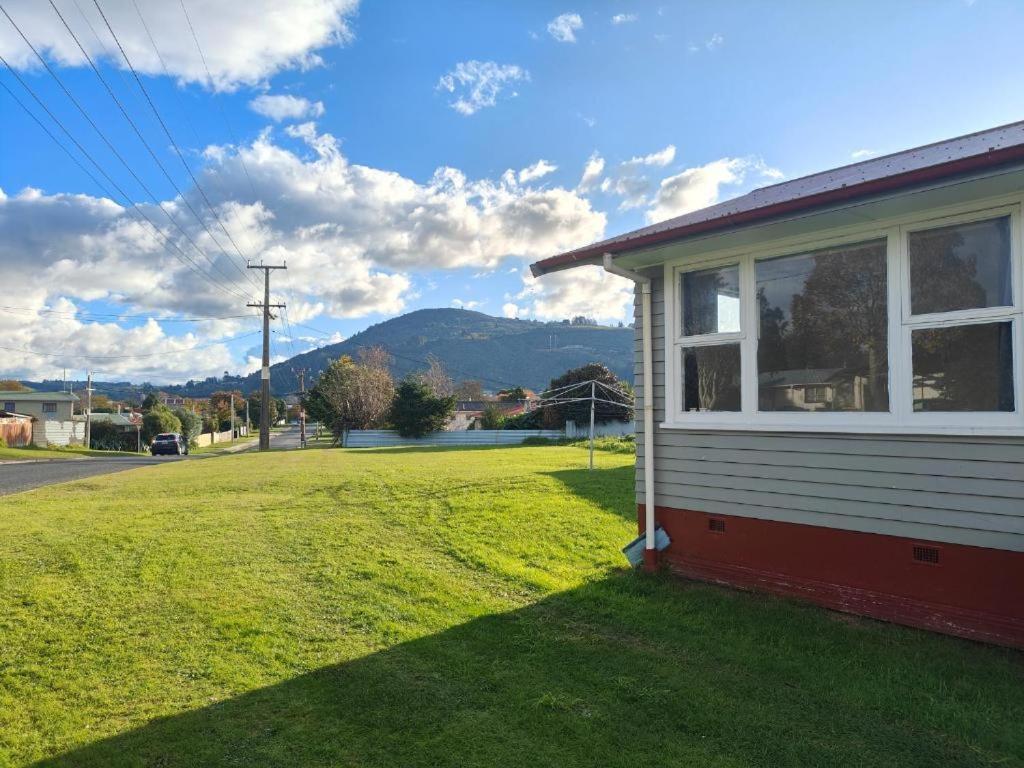 Serviced 3 Bedroom House Holiday home *