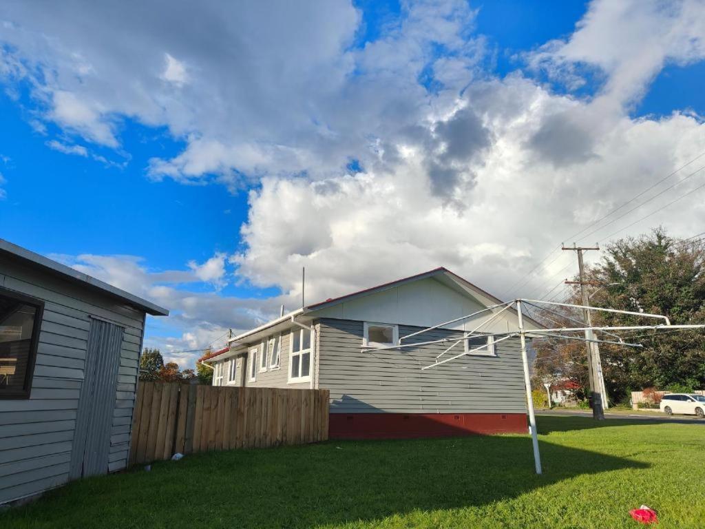 Serviced 3 Bedroom House Holiday home Rotorua