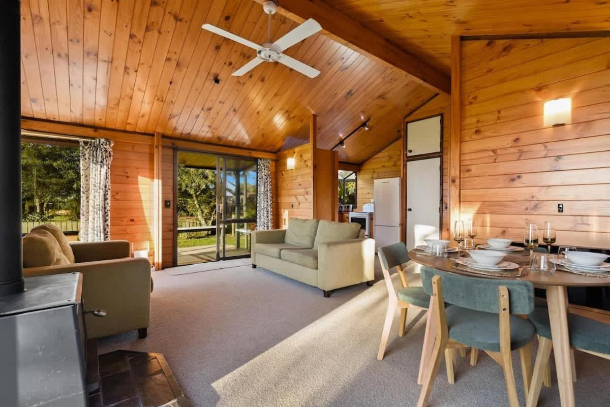 Cooper's Lakeside Holiday home *