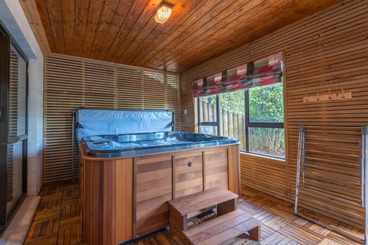 Holiday home Deluxe Redwoods Rotorua