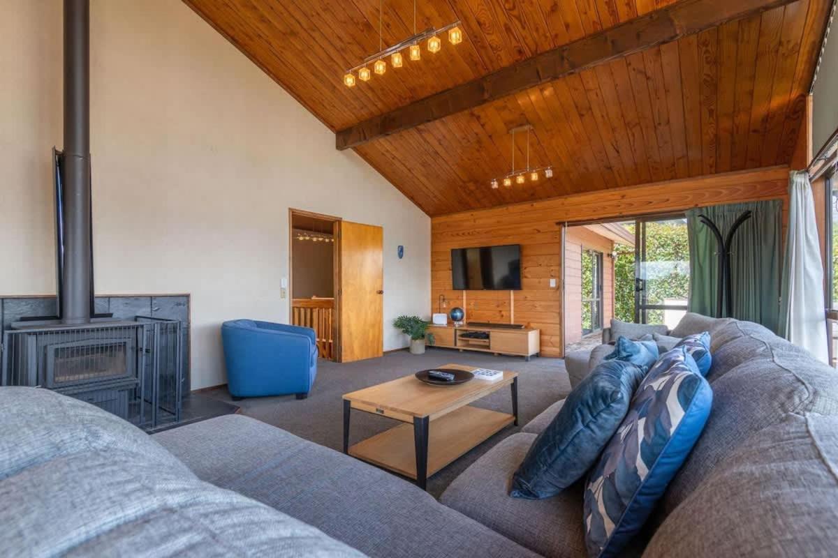 Deluxe Redwoods Holiday home *