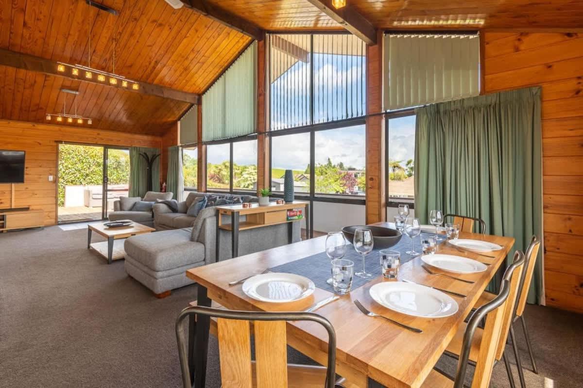 Deluxe Redwoods Holiday home *