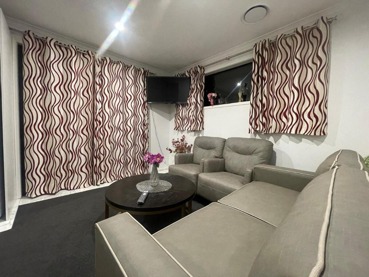 Cute Stylish 2 Bed Apartment *
