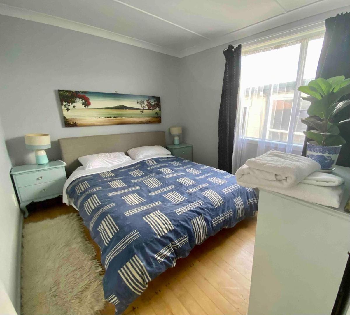 Lakeside Reserve House Close To Centre