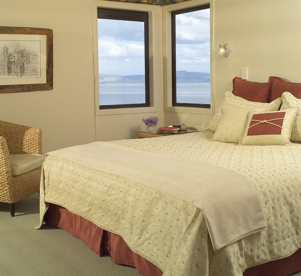 Nicara Lakeside Lodge *