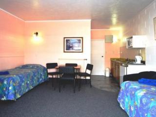 Motel Golden Glow 4*