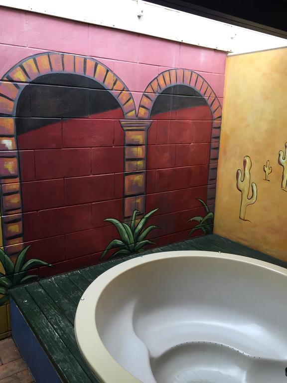 Ascot On Fenton Motel 4*