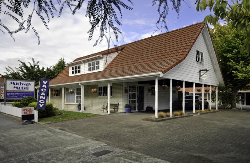 Motel Midway