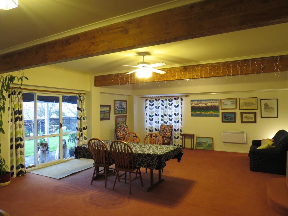 Silvereye Retreat Bed & Breakfast