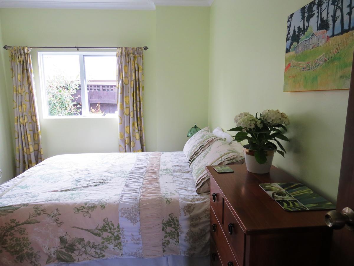 Silvereye Retreat Bed & Breakfast *