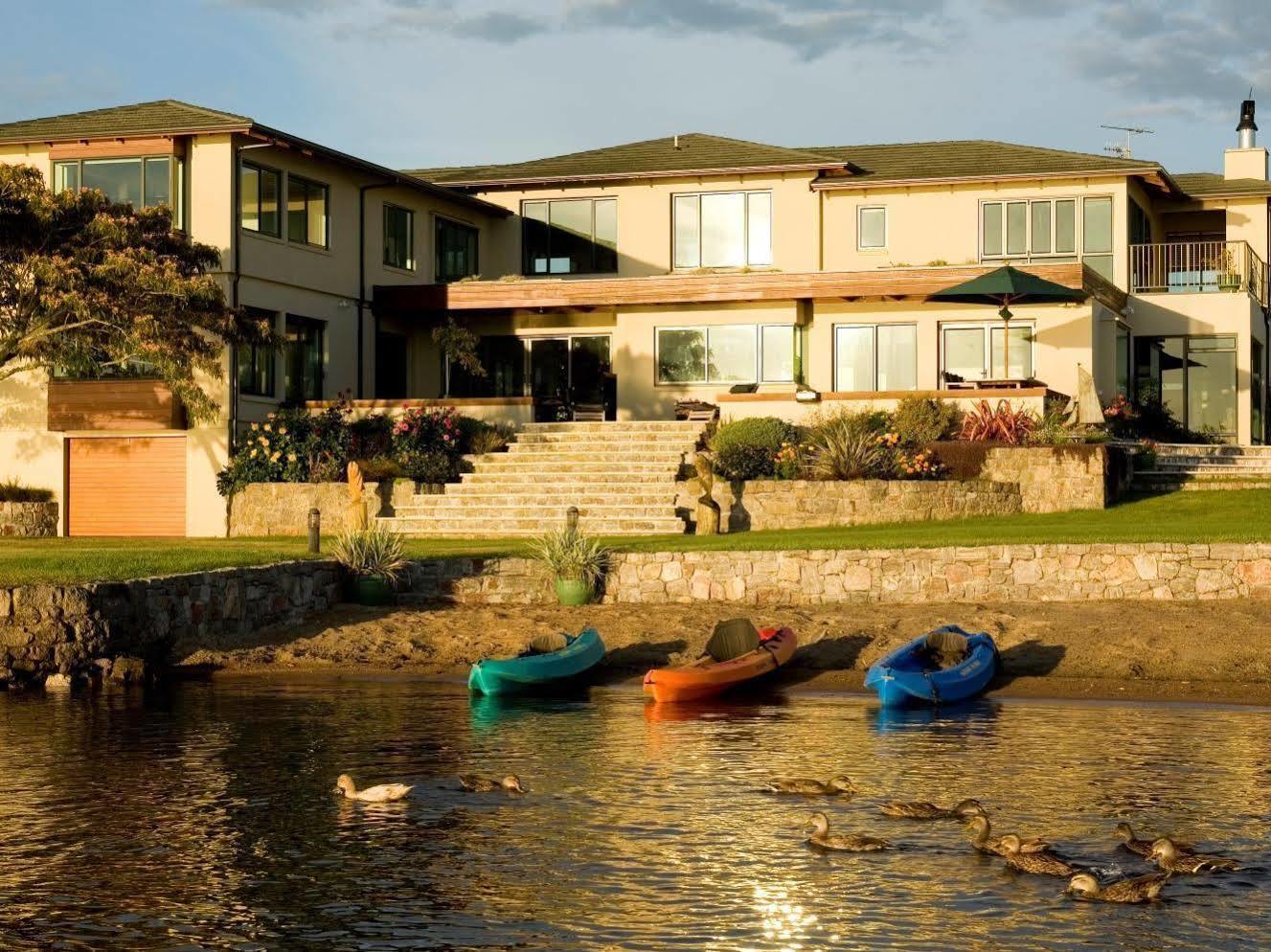 Lodge Nicara Lakeside