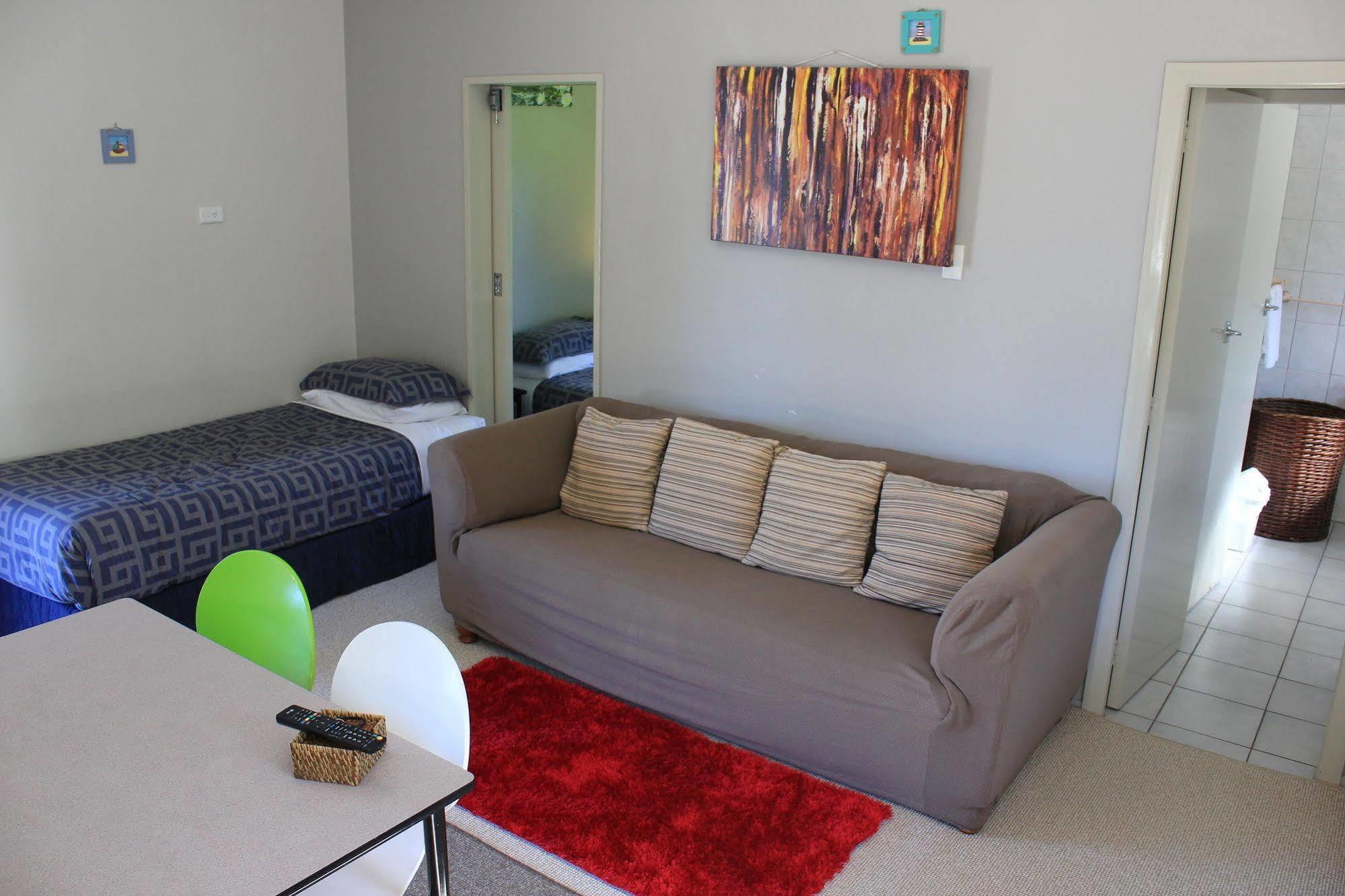 Motel Jack & Di's Lakefront 3*