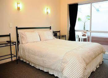 Ashleigh Court 4*
