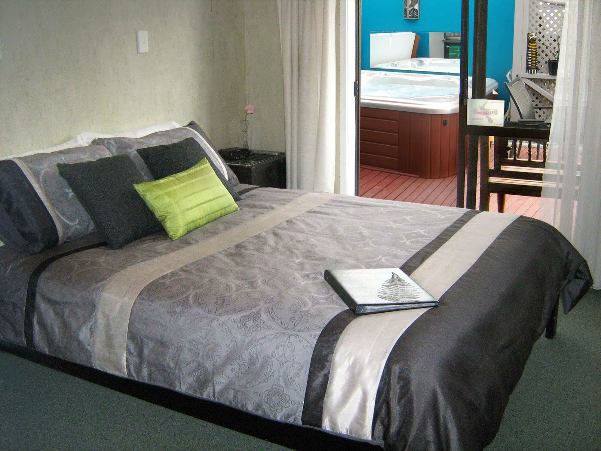 Hotel Guysers Gaystay For Men Rotorua