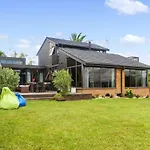 The Bird House - Kawaha Point, Rotorua. Stylish Six Bedroom Home With Space, Views And Relaxed Atmosphere