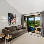 The Bird House - Kawaha Point, Rotorua. Stylish Six Bedroom Home With Space, Views And Relaxed Atmosphere