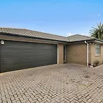 Cosy Rotorua Center Holiday Home