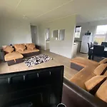 3 Bedrooms Plus Lounge And Kitchen And Bathroom And Laundry
