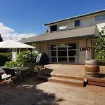 Macadamia Retreat - City Central Hygge
