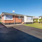 Owhata Retreat - Rotorua Holiday Home
