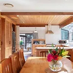 Parawai Lakehouse Sanctuary