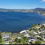 Fabulous Lake Front House-Private Lake Access