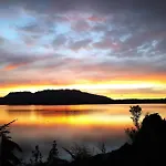 Lake Edge Retreat, Tarawera